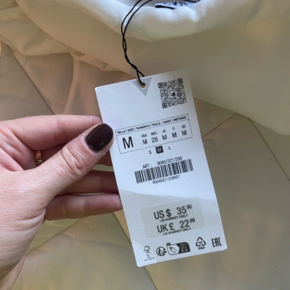 Zara Voluminous Off-The-Shoulder Top - Picture 3 of 3